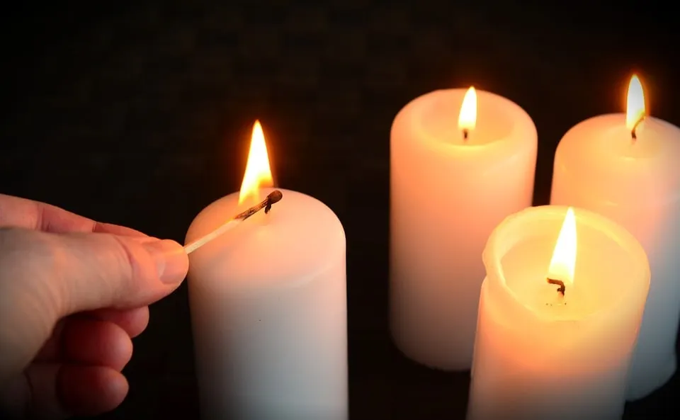 kaars kaarsen aansteken wereldlichtjesdag cc0 pixabay