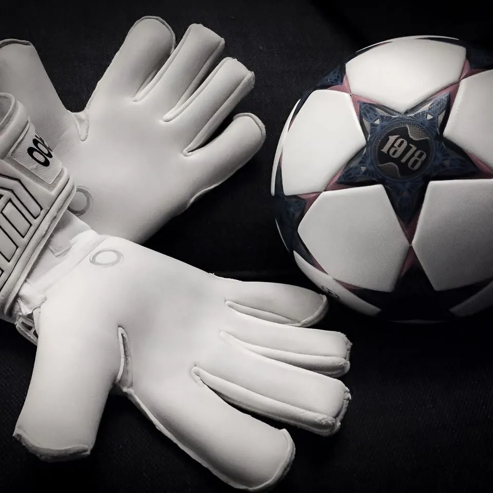 keeperhandschoen voetbal ronald bonestroo