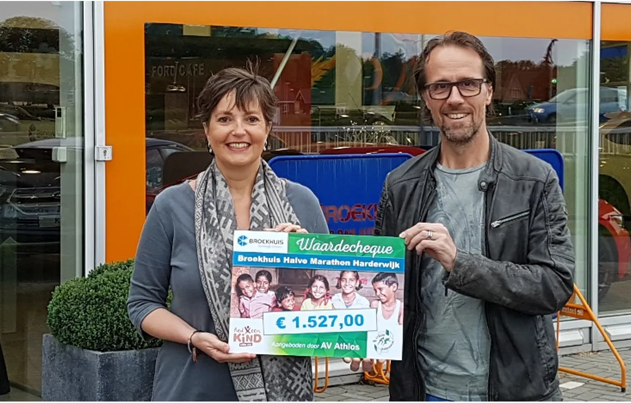 opbrengst halve marathon broekhuis athlos red kind