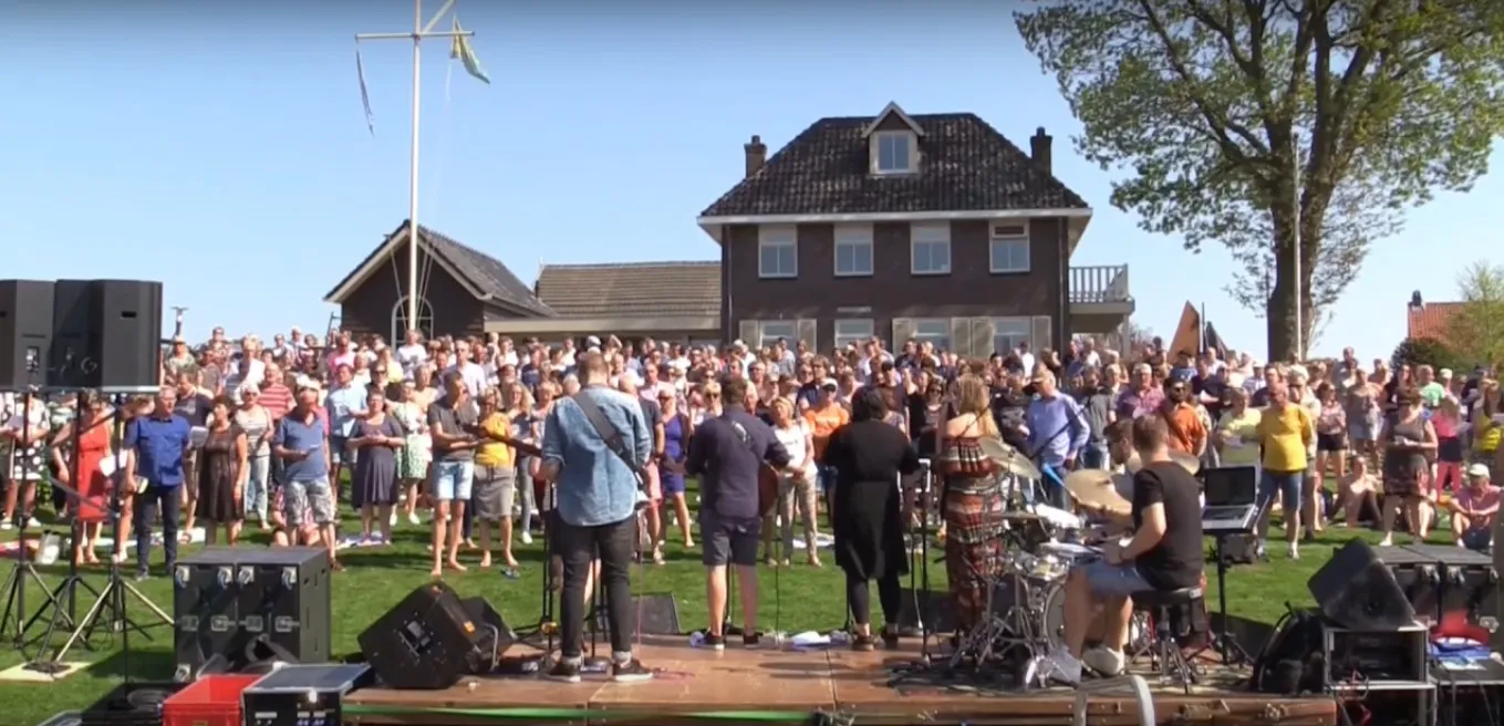 paaszang still youtube