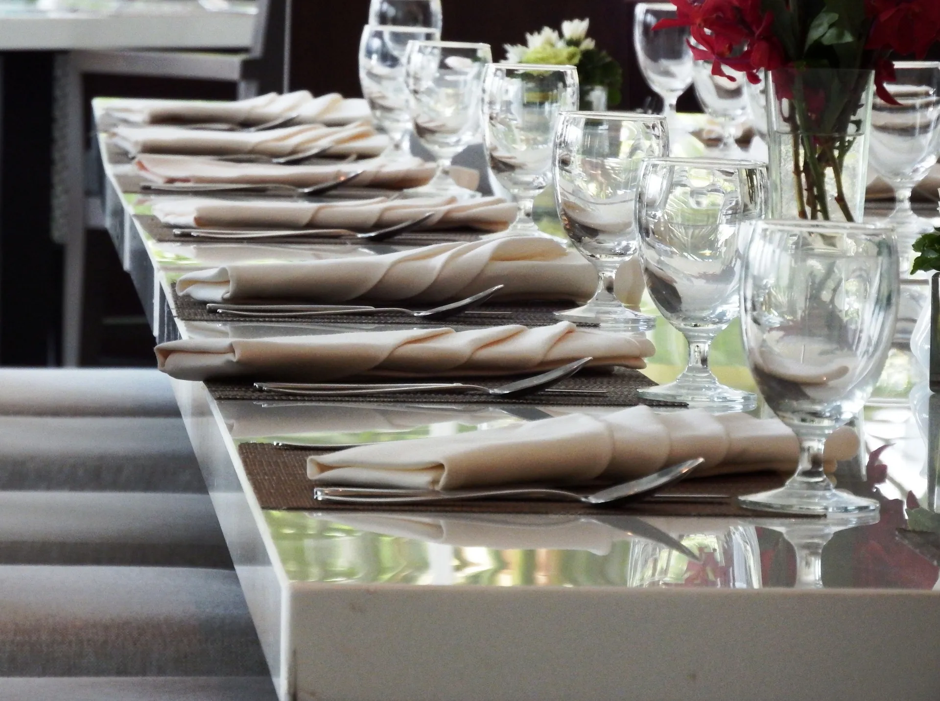 restaurant tafel gedekt