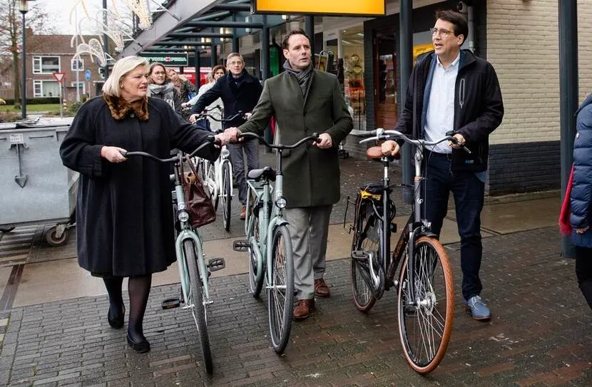 staatssecretaris broekers knol op werkbezoek in harderwijk