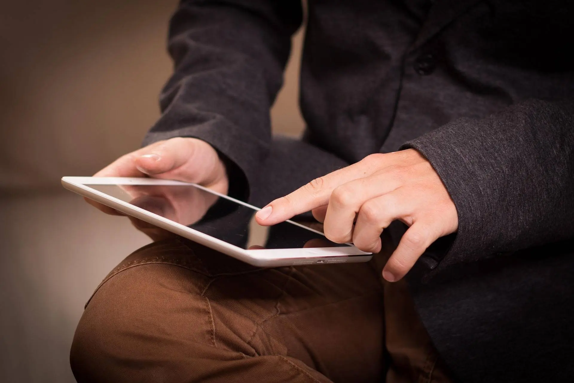 niekverlaan-tablet-1075790_1920