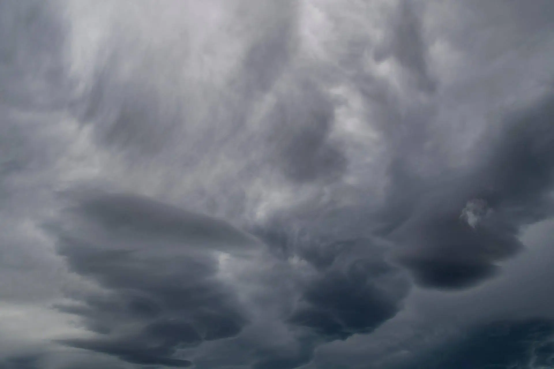 wolk grijs