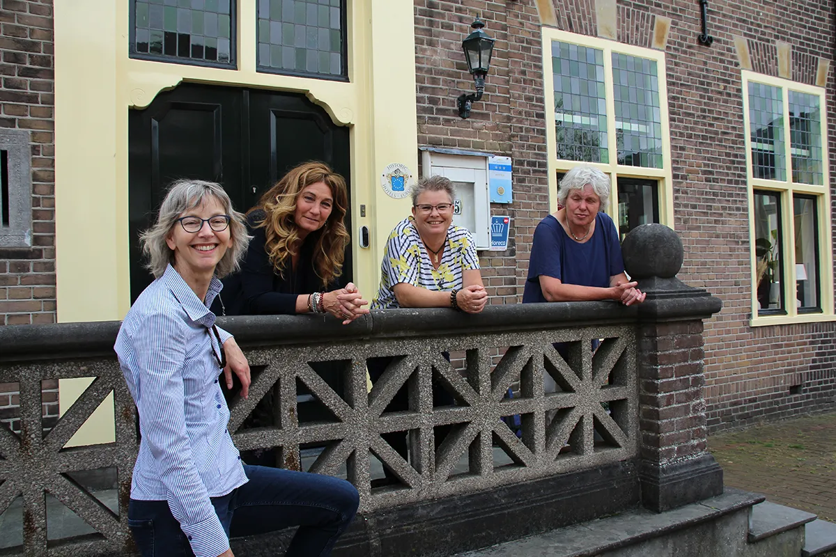 fc happy view voor oude raadhuis castricum hor