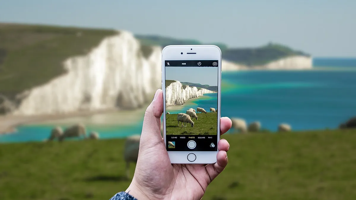 mobile phone 1198360 1920