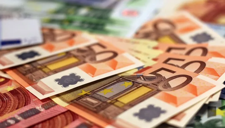 money 1005477 1920 banner