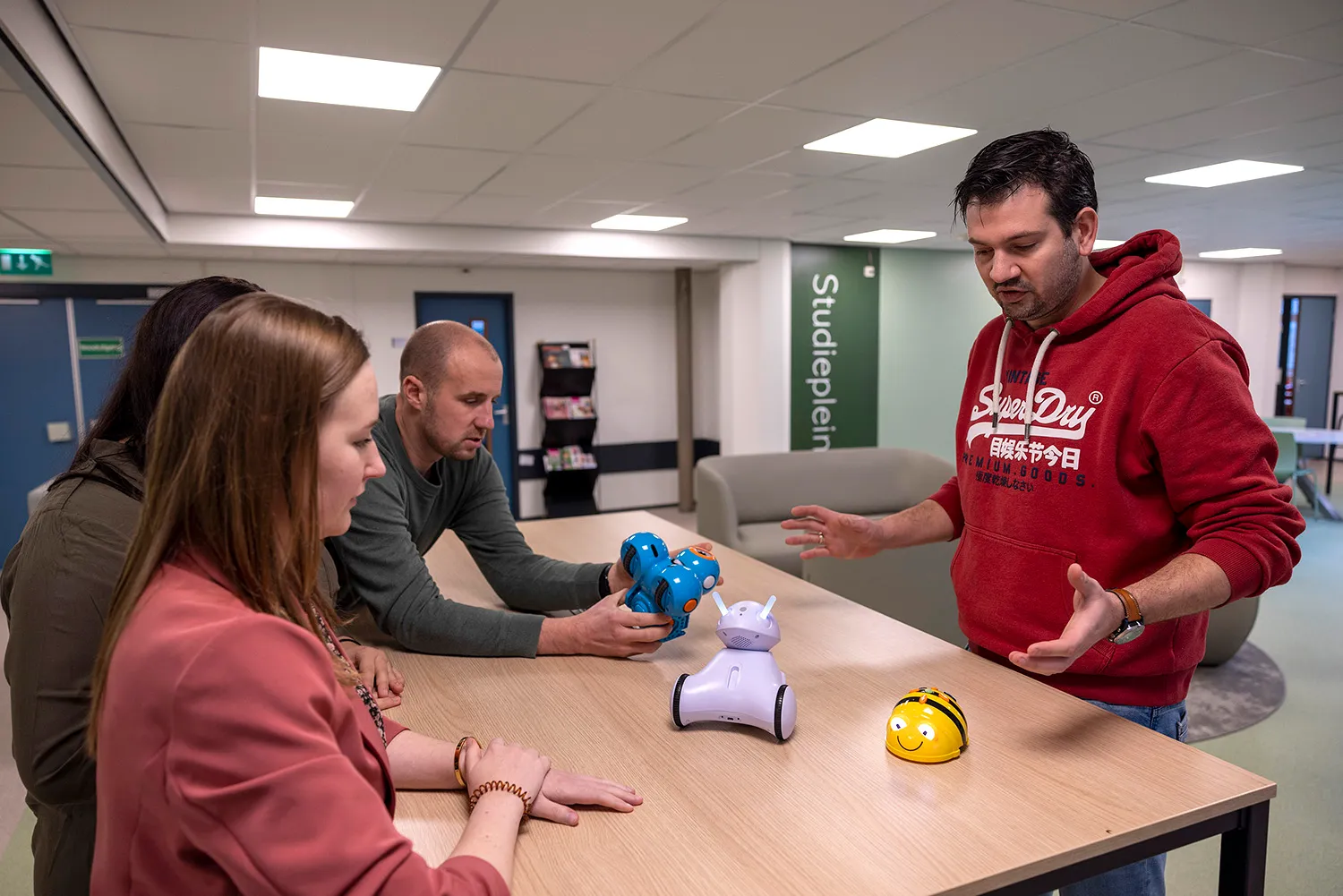 nova hmeer robotjes voor basisonderwijs