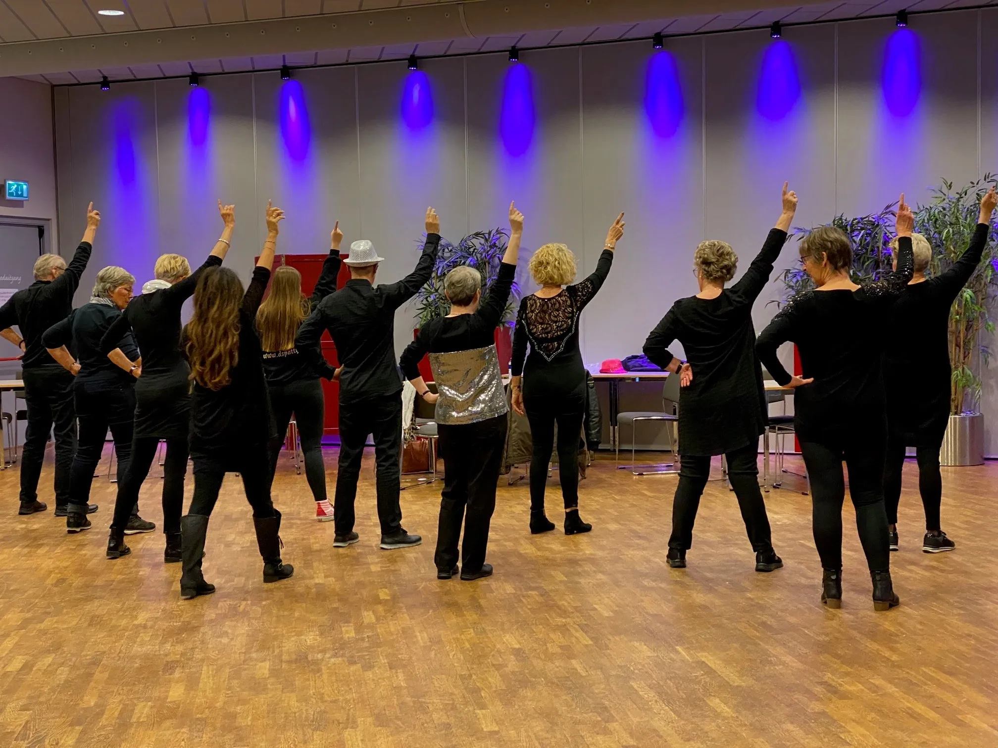 swingende senioren dansgroep