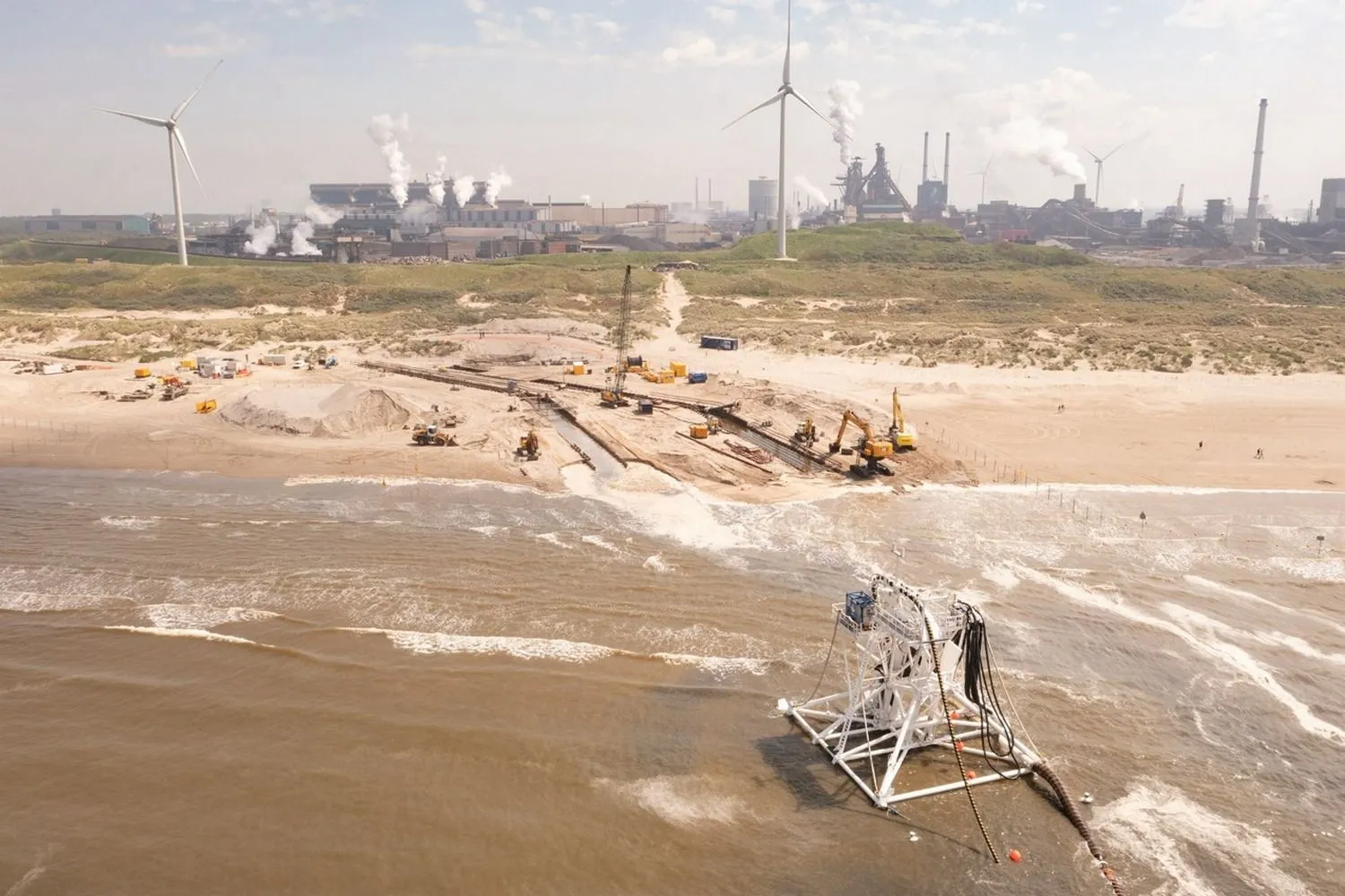 werkzaamheden op strand velsen noord juni 2024