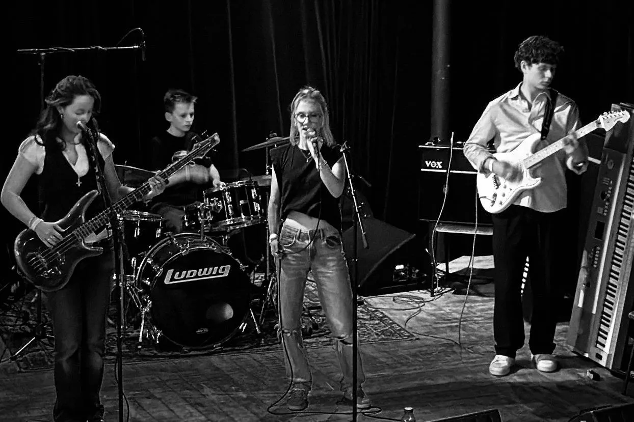 Persfoto_WILLOW_Bandjesavond-april