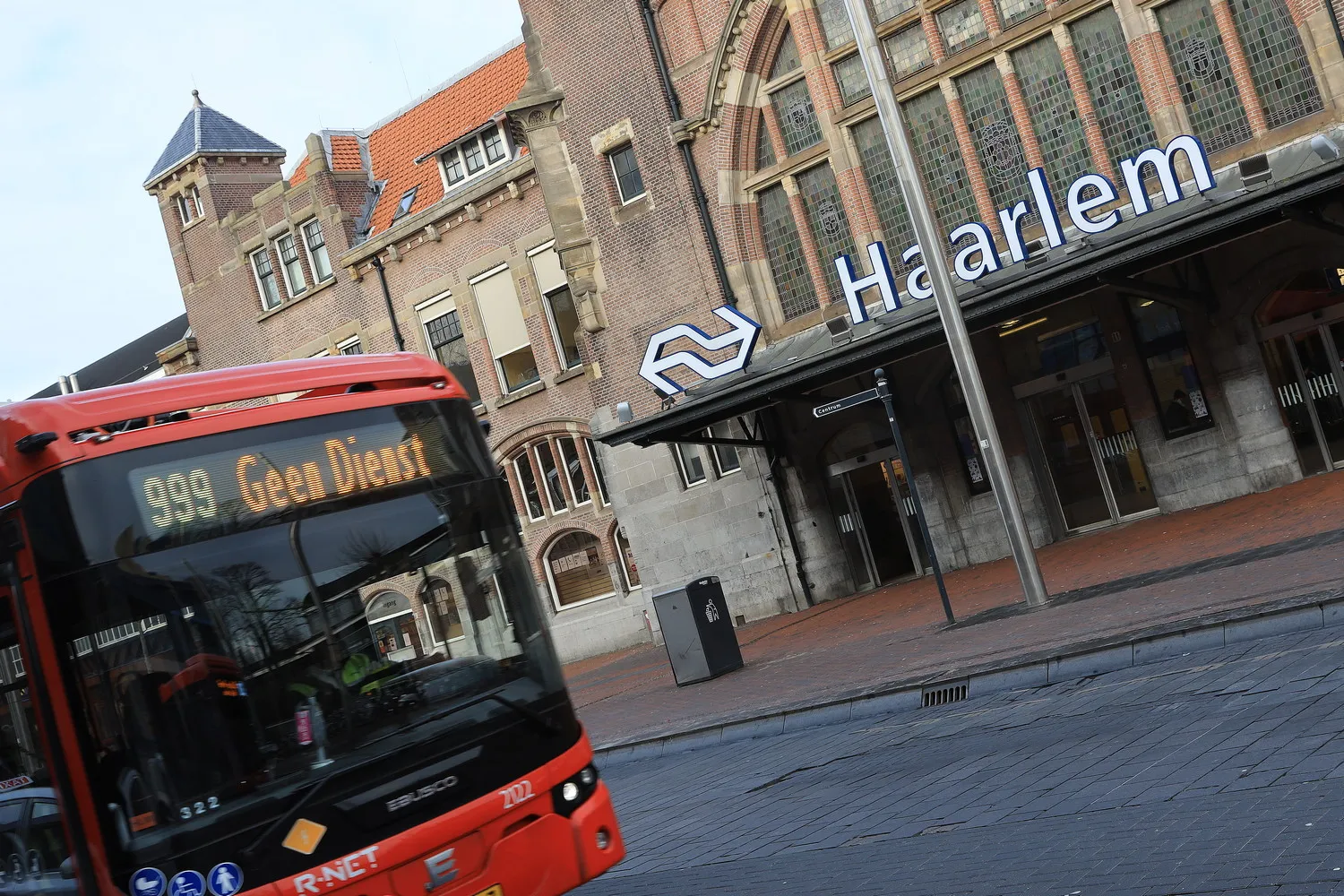 3z1a3081 bus station haarlem wim meijer fotografie