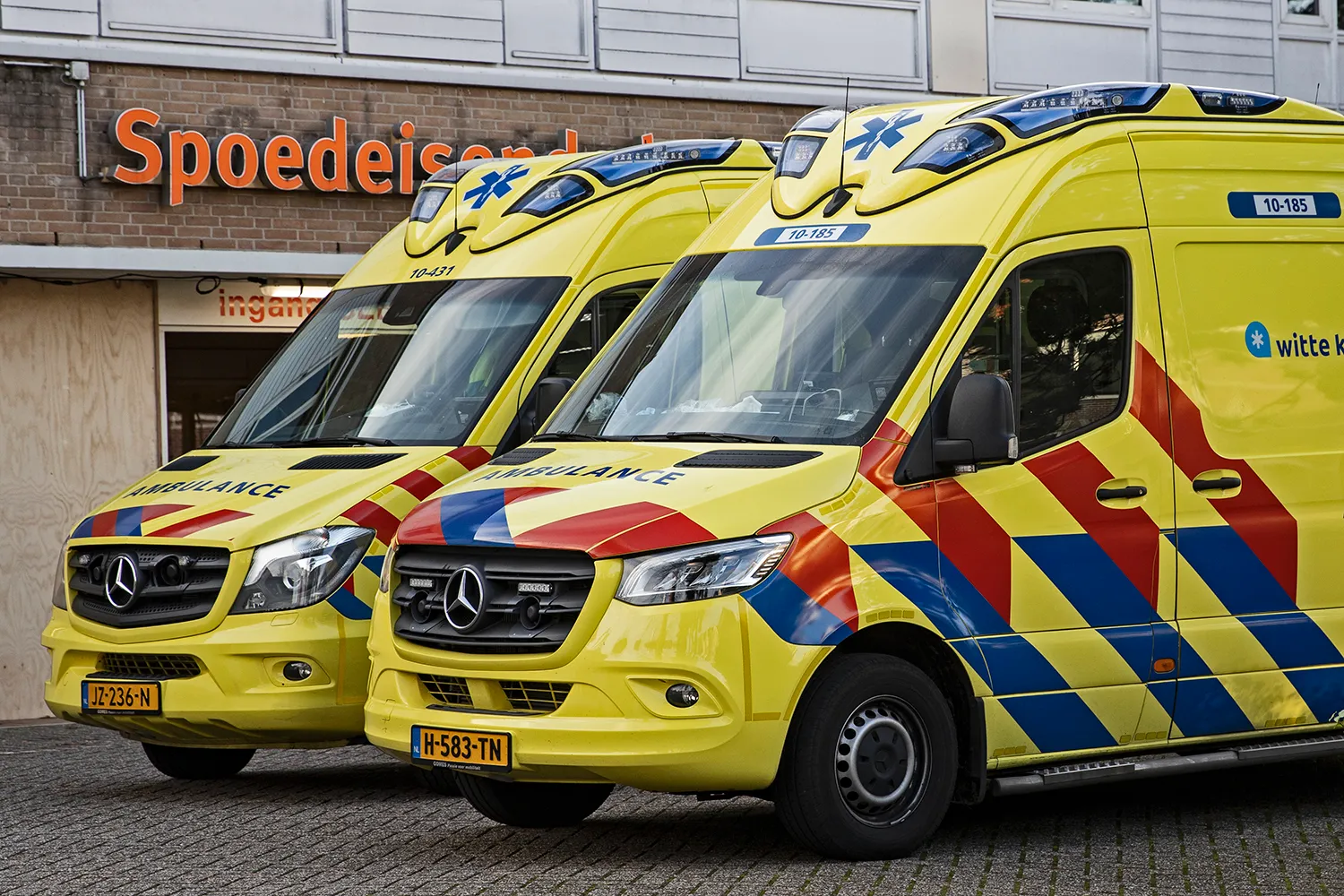 3z1a5998 ziekenautos wim meijer fotografie