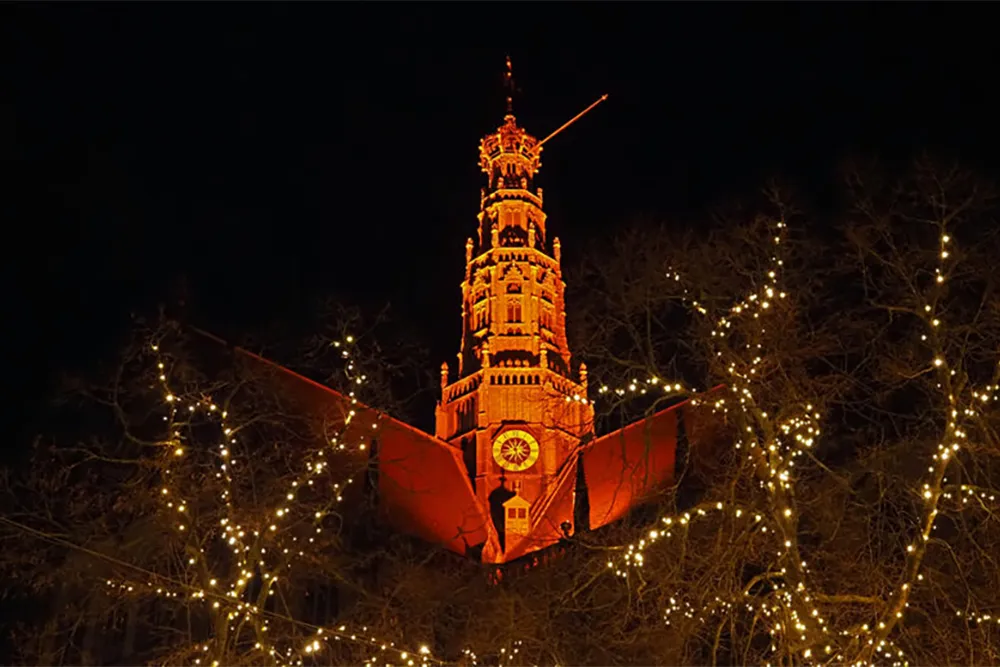 orange the world foto st bavo toren haarlem 915x518 1