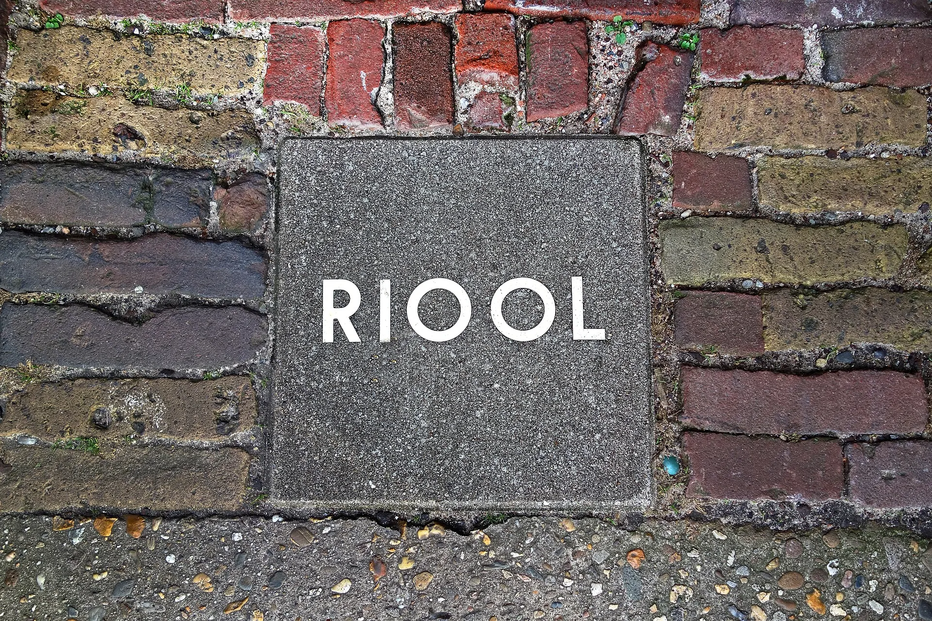 riool straattegel pixabay