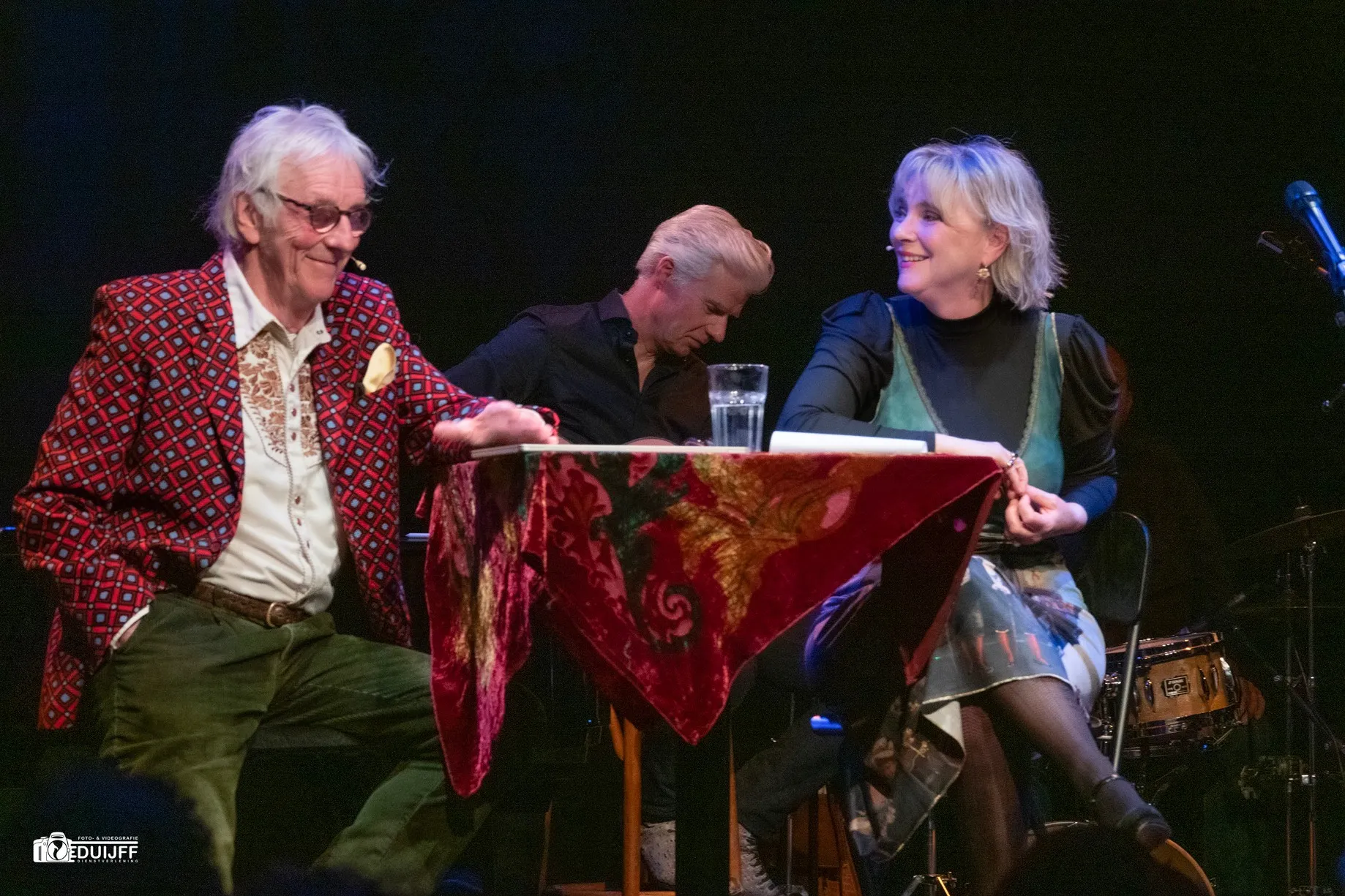 aan tafel met freek leuk