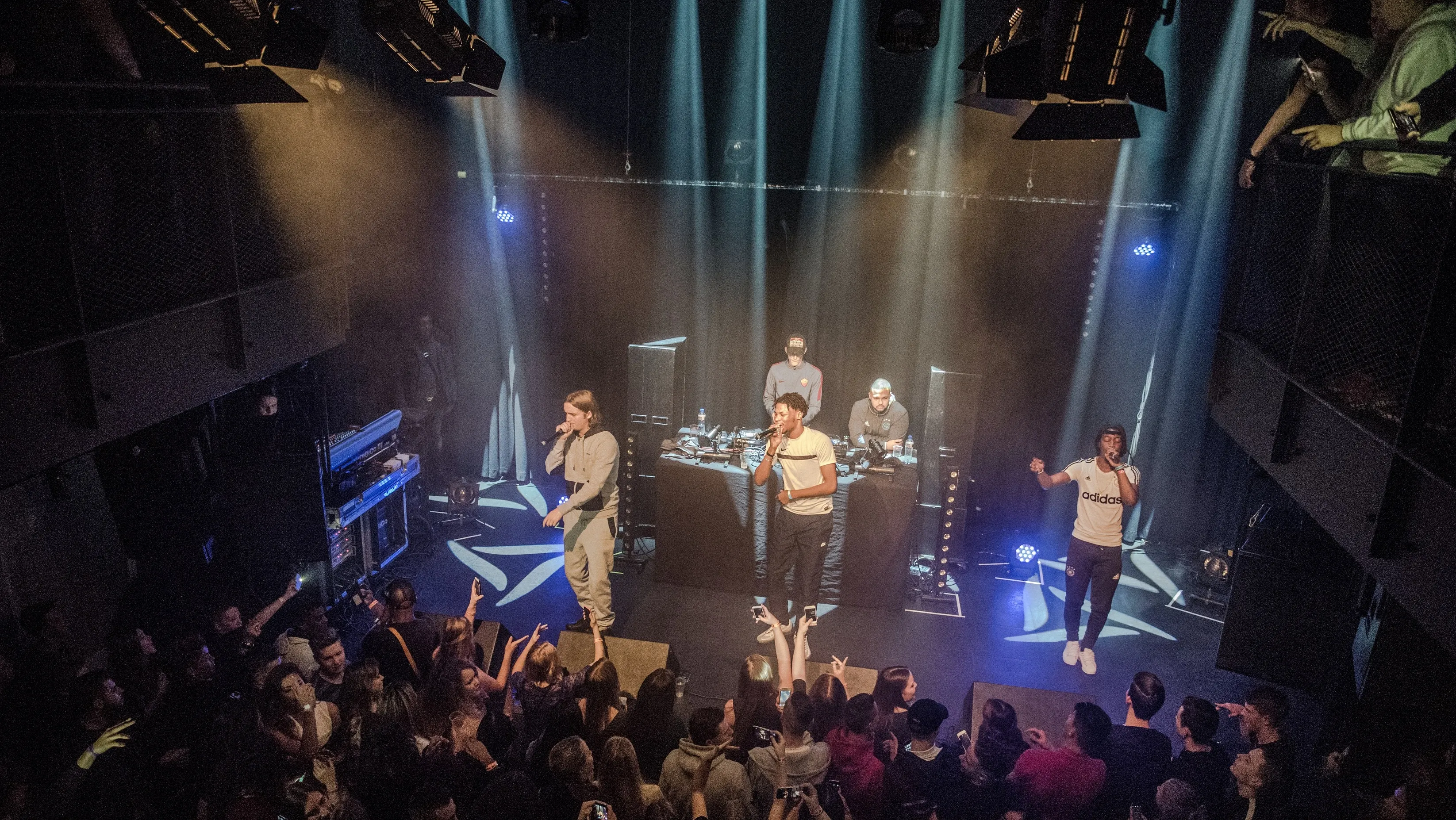 2016 12 06 sevn alias in een uitverkochte nieuwe nor op vrijdag 2 december fotograaf fabian viester