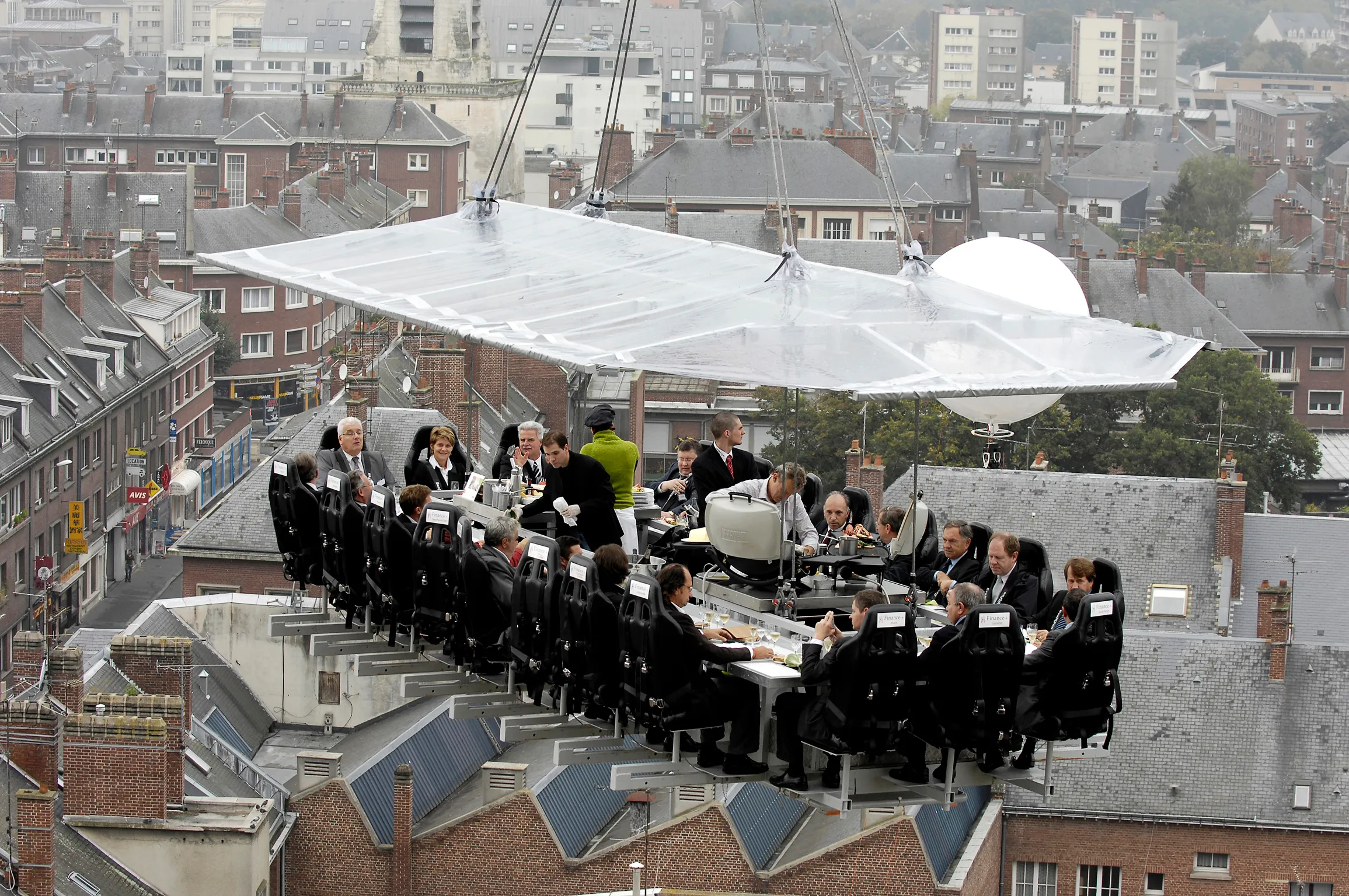 dinner in the sky2