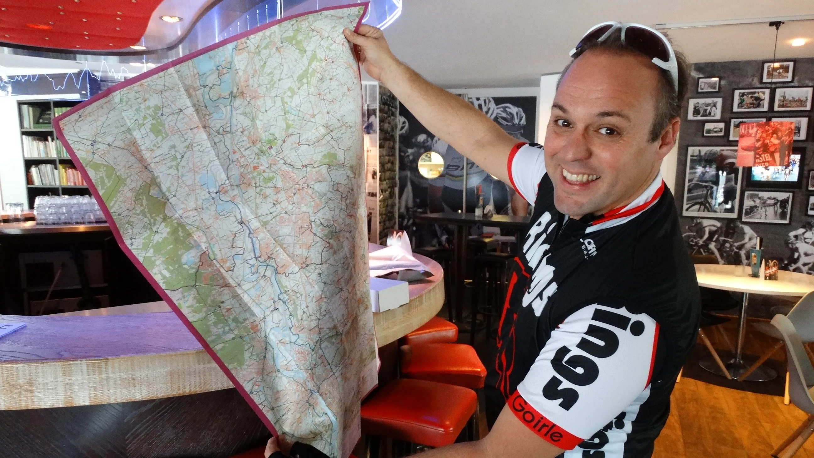 fietsknooppuntennetwerk frans bauer met nieuwe fietskaart