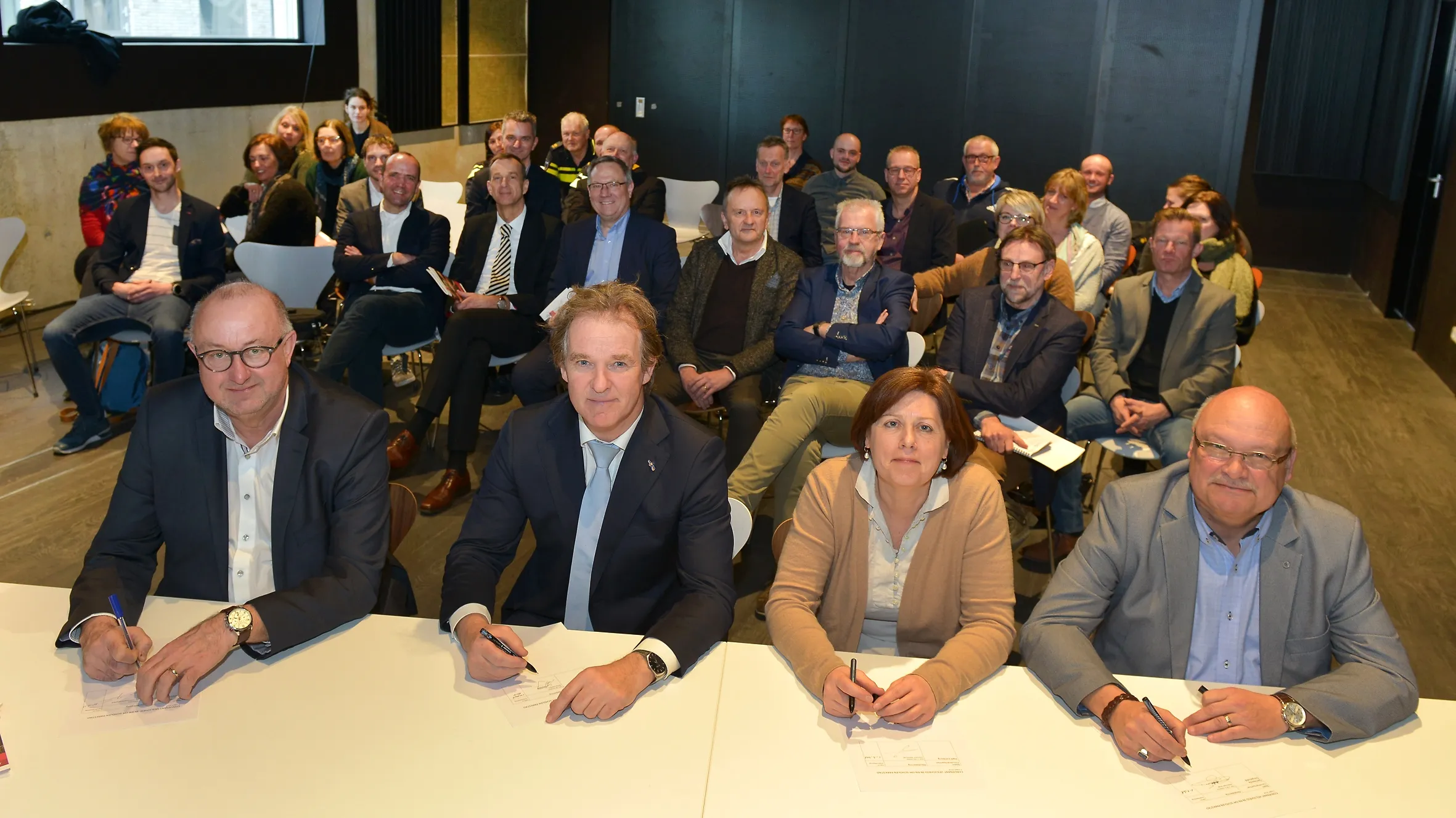 ondertekening convenant veiligheid in en om scholen