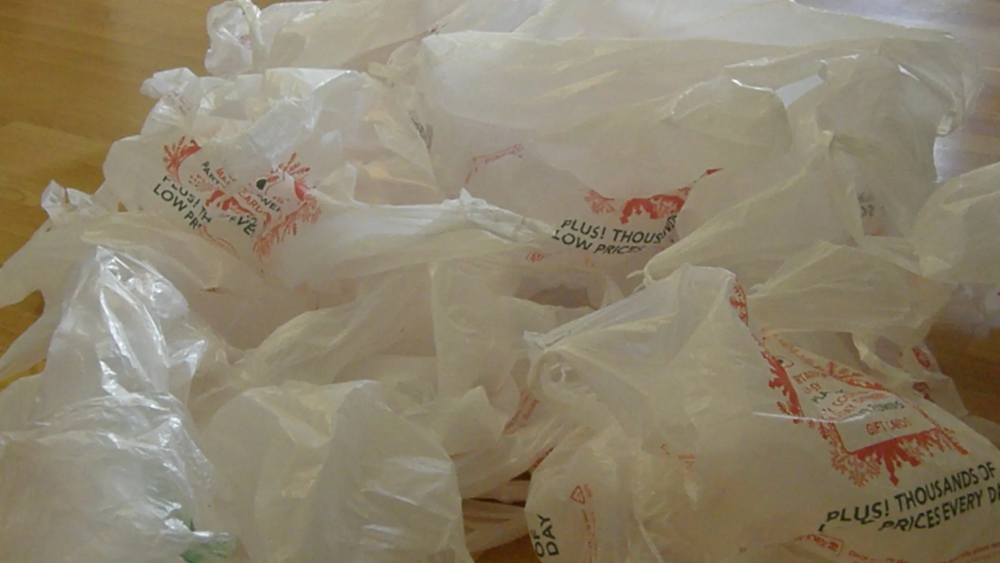 plastic tasjes dan4th via fotercom cc by e1492514316680