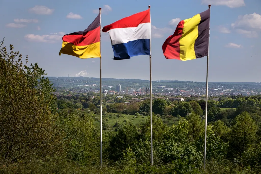 vlaggen drie landen connect limburg vrij te gebruiken