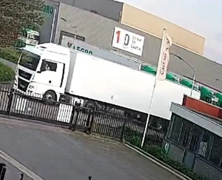 witte vw met witte trailer