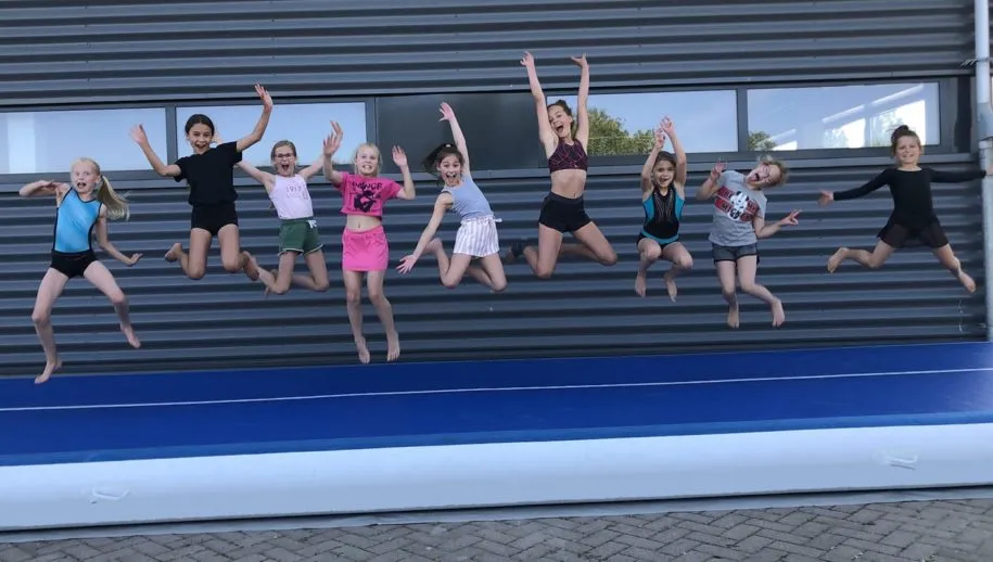 108990425 3121829887935273 7702980147674977019 o 915x518