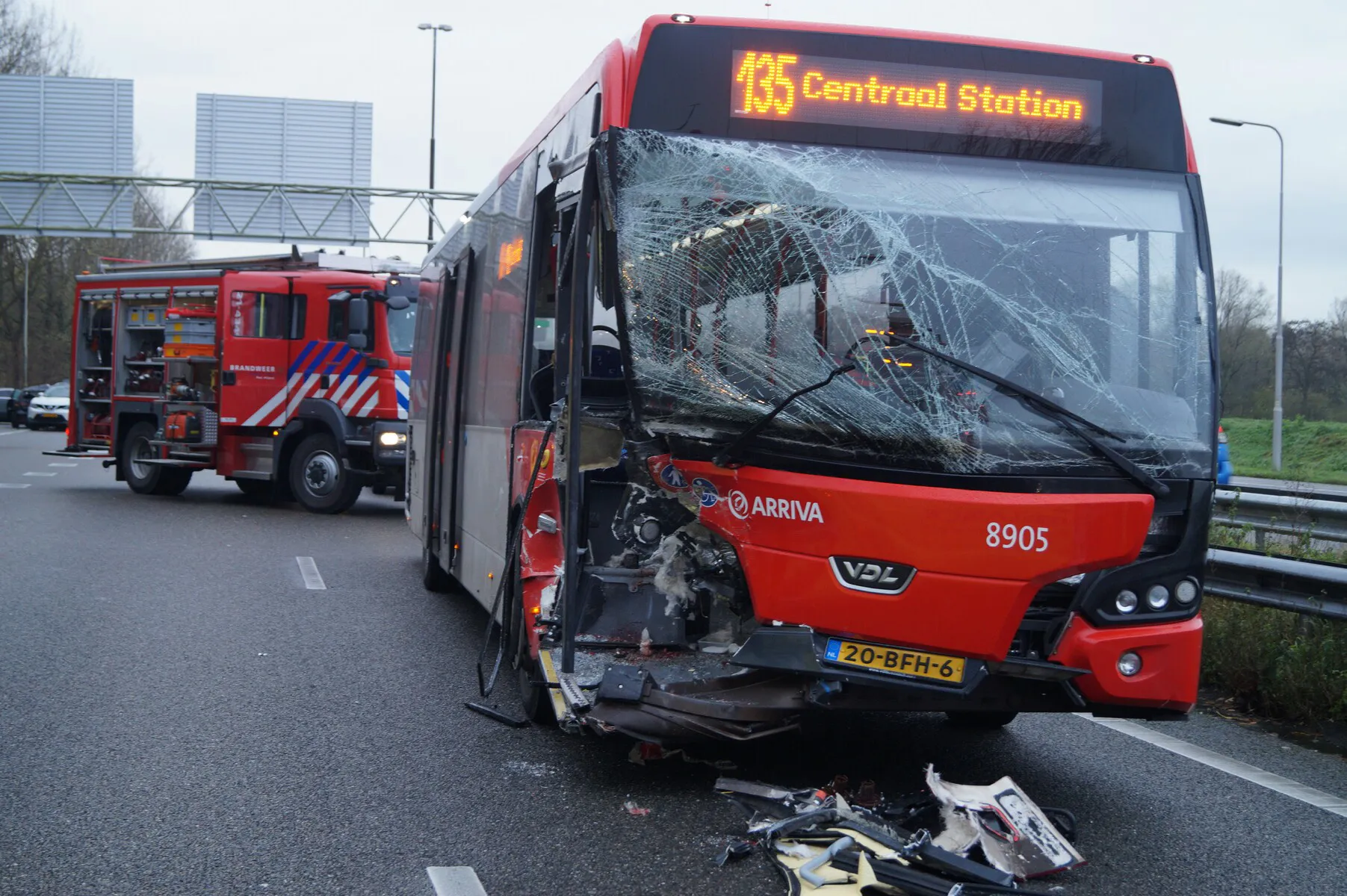 2015 11 25 7950 lijnbus betrokken bij ernstig ongeval a59 vlijmen zeker 6 gewonden