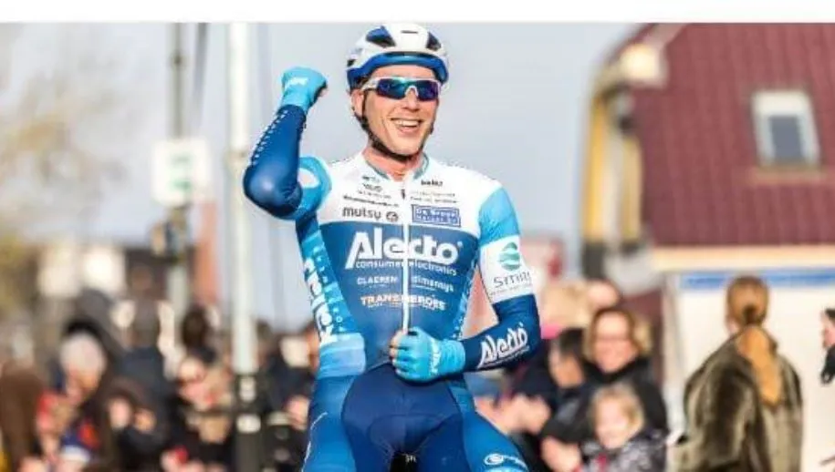 33333333333331 915x518