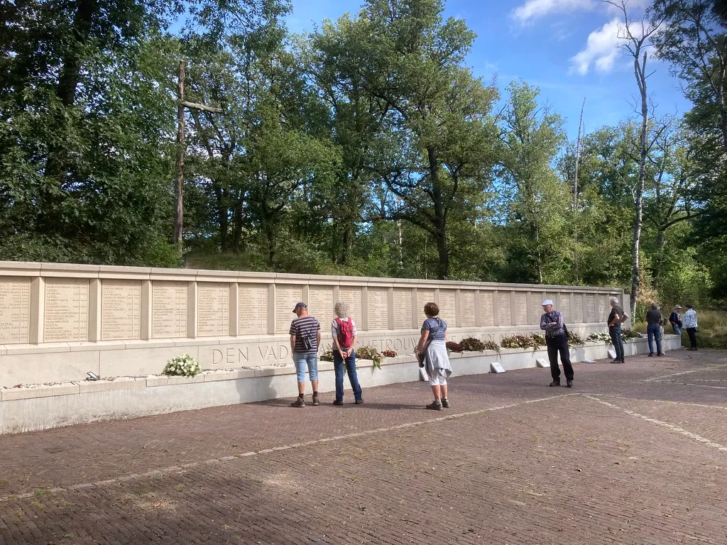 5e5a5265 755a 47b2 b1c4 60ab6137a635 1 105 c