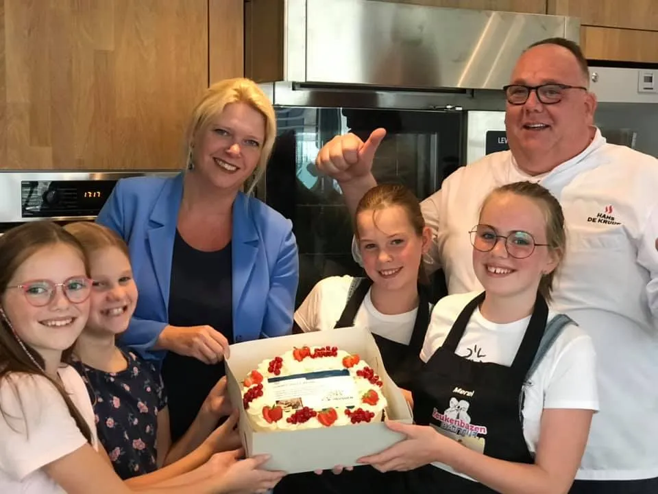 68751027 2346145325463025 342592537426395136 n