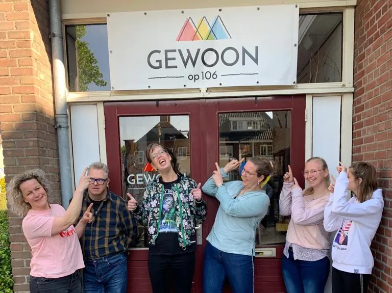 7d7aab8b 5293 4a18 a130 5bd527686811