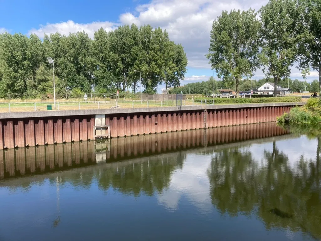 7dad62f1 8cb5 48bc 82d5 b9ba301ab73d 1 105 c