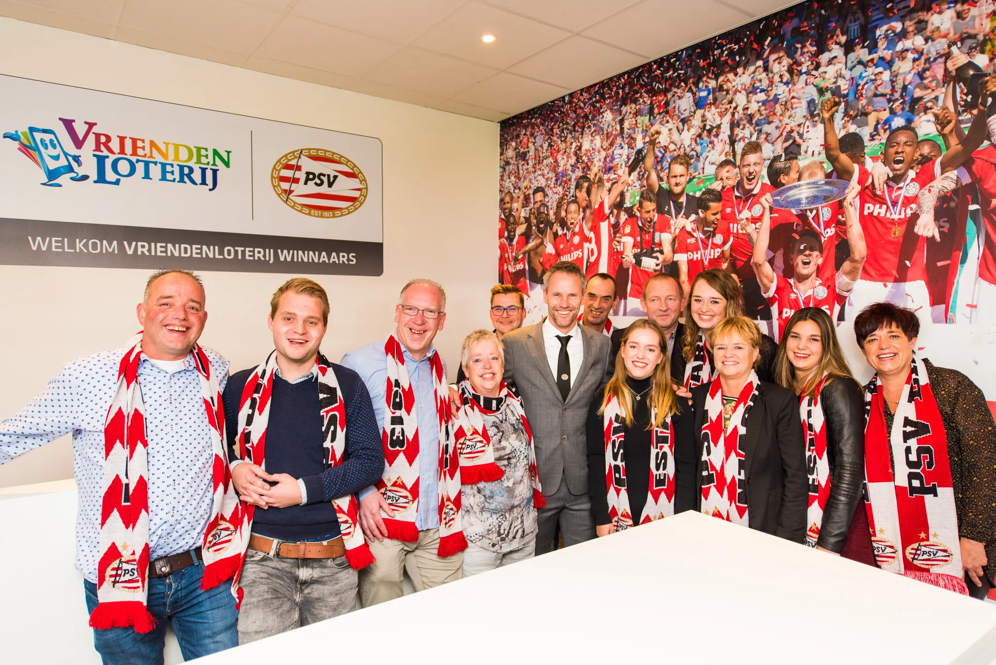 anne marie uit nieuwkuijk beleeft psv heerenveen vanuit eigen skybox dankzij vriendenloterij 1