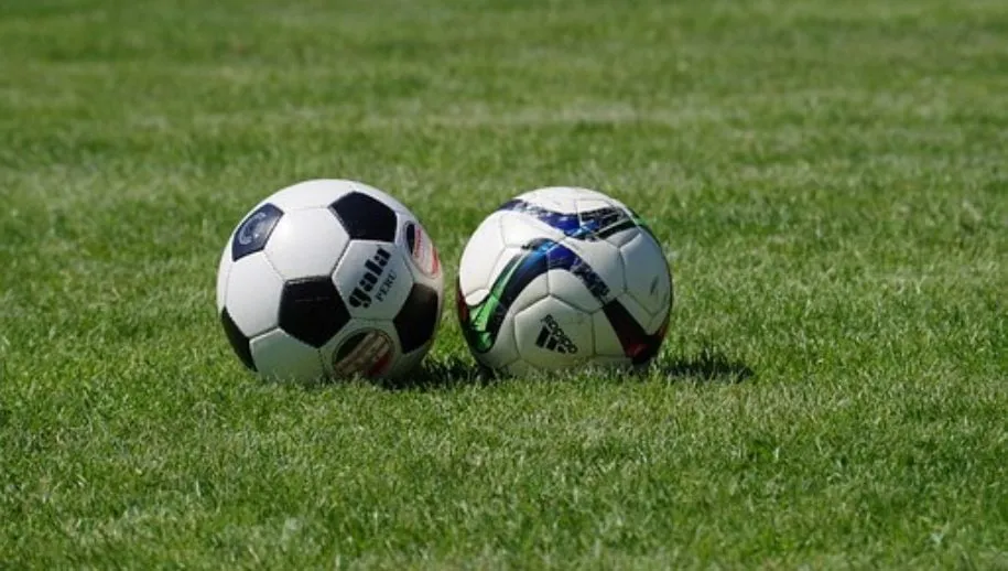 ball 1410622 340 915x518