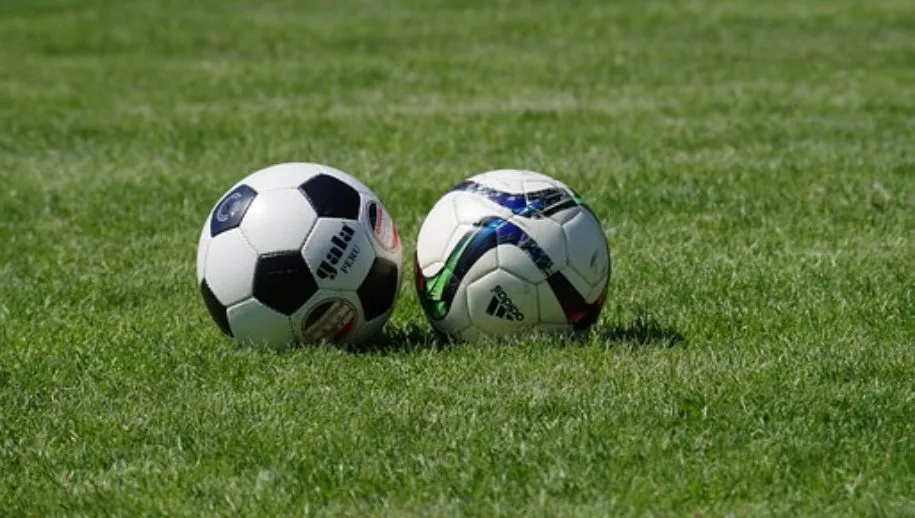 ball 1410622 340 915x518