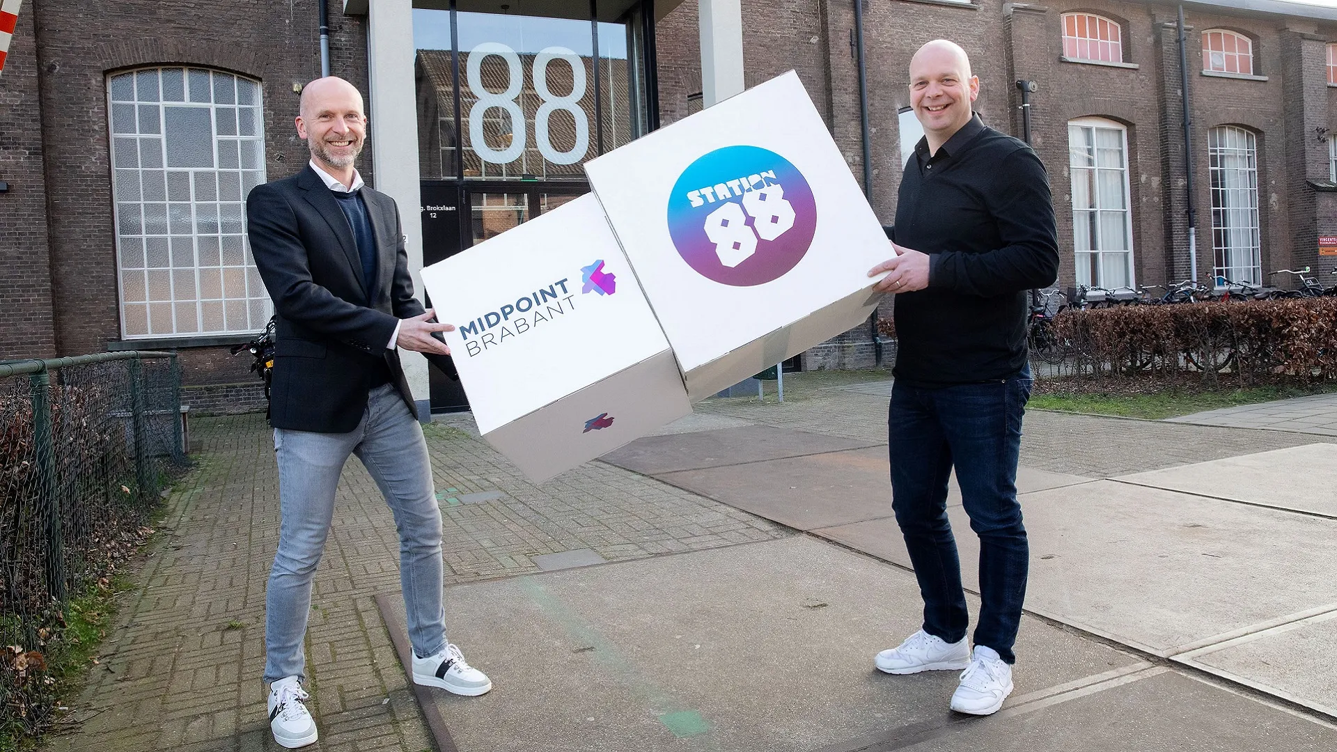 bas kapitein en august de vocht