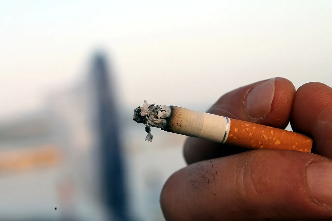 cigarette 106610 1280
