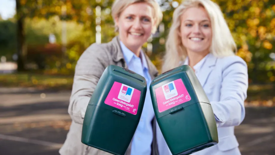 collectanten met collectebus 915x518