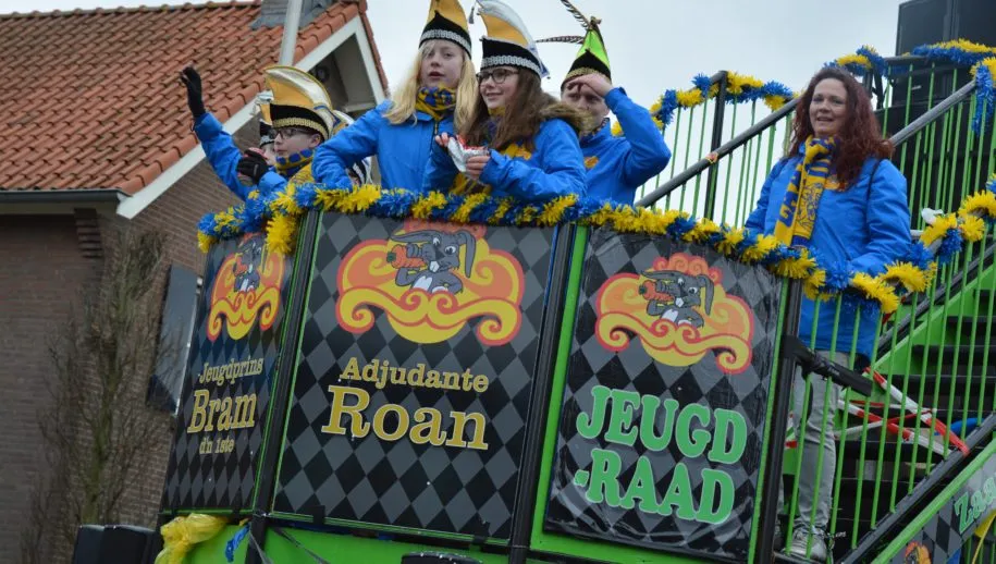 elshout 47 915x518 1