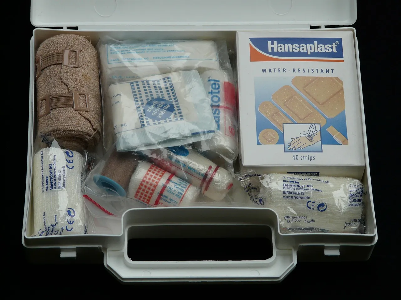 first aid kit 62643 1280