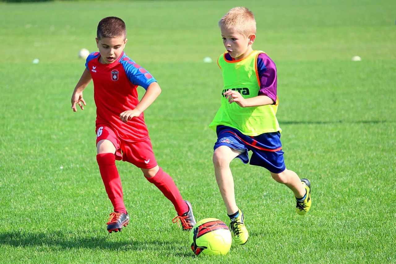 football 3828278 1280
