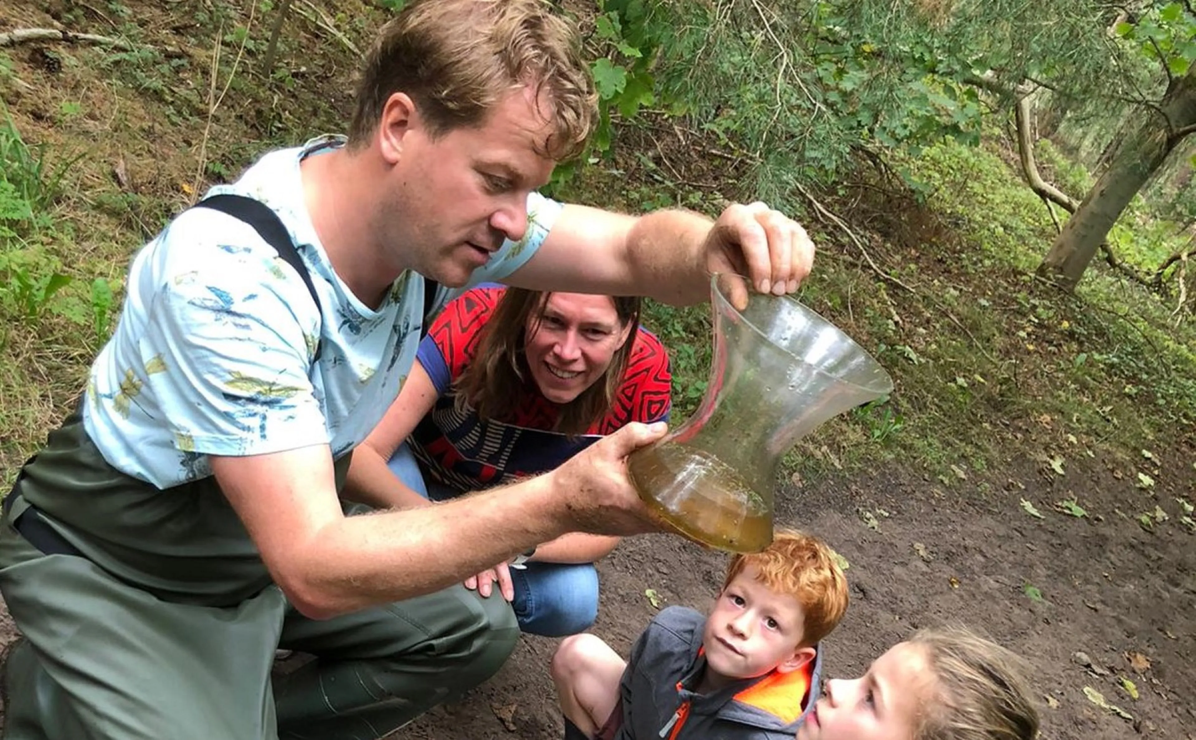foto 01 familie berkers onderzoek watersalamanders