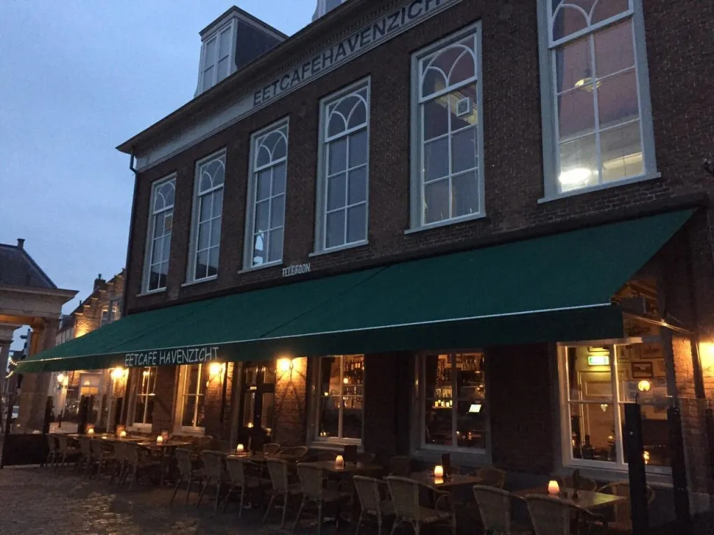 foto zijkant avond