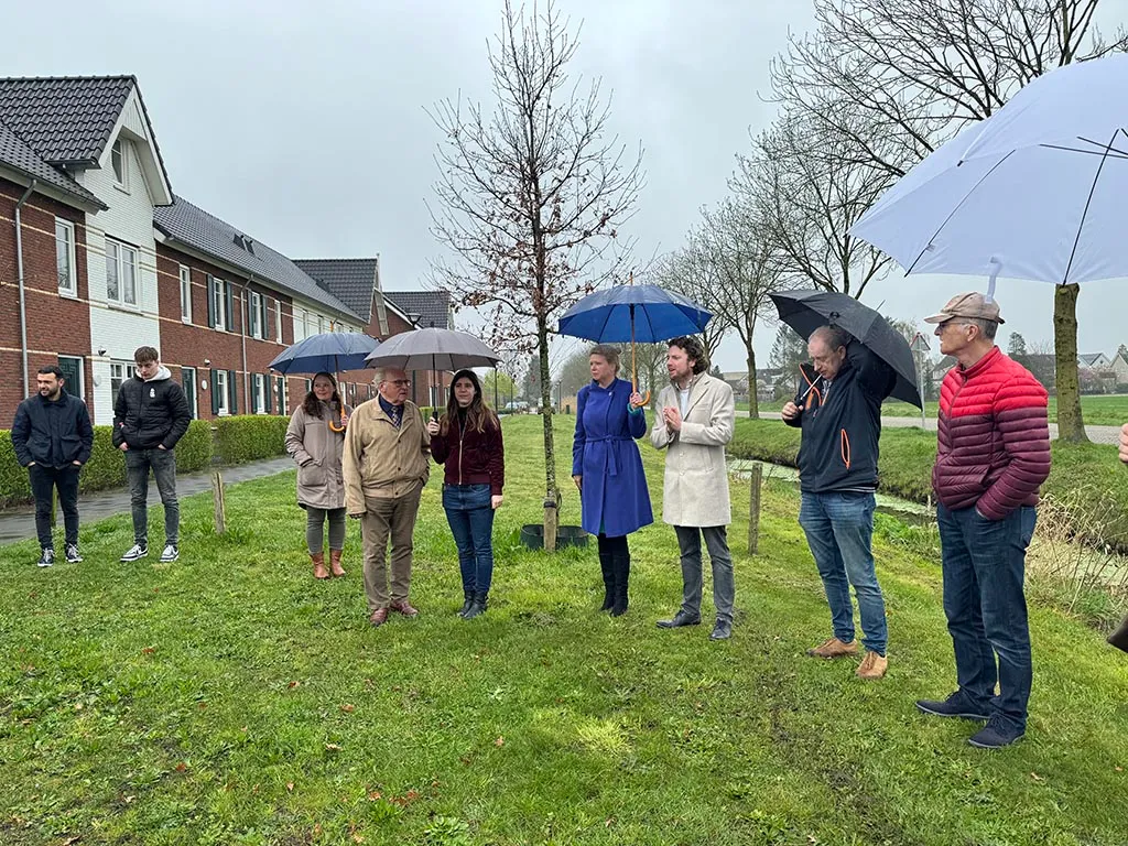 gemeenteraad wethouders en burgemeester bezoeken vijfhoeven en de grassen web