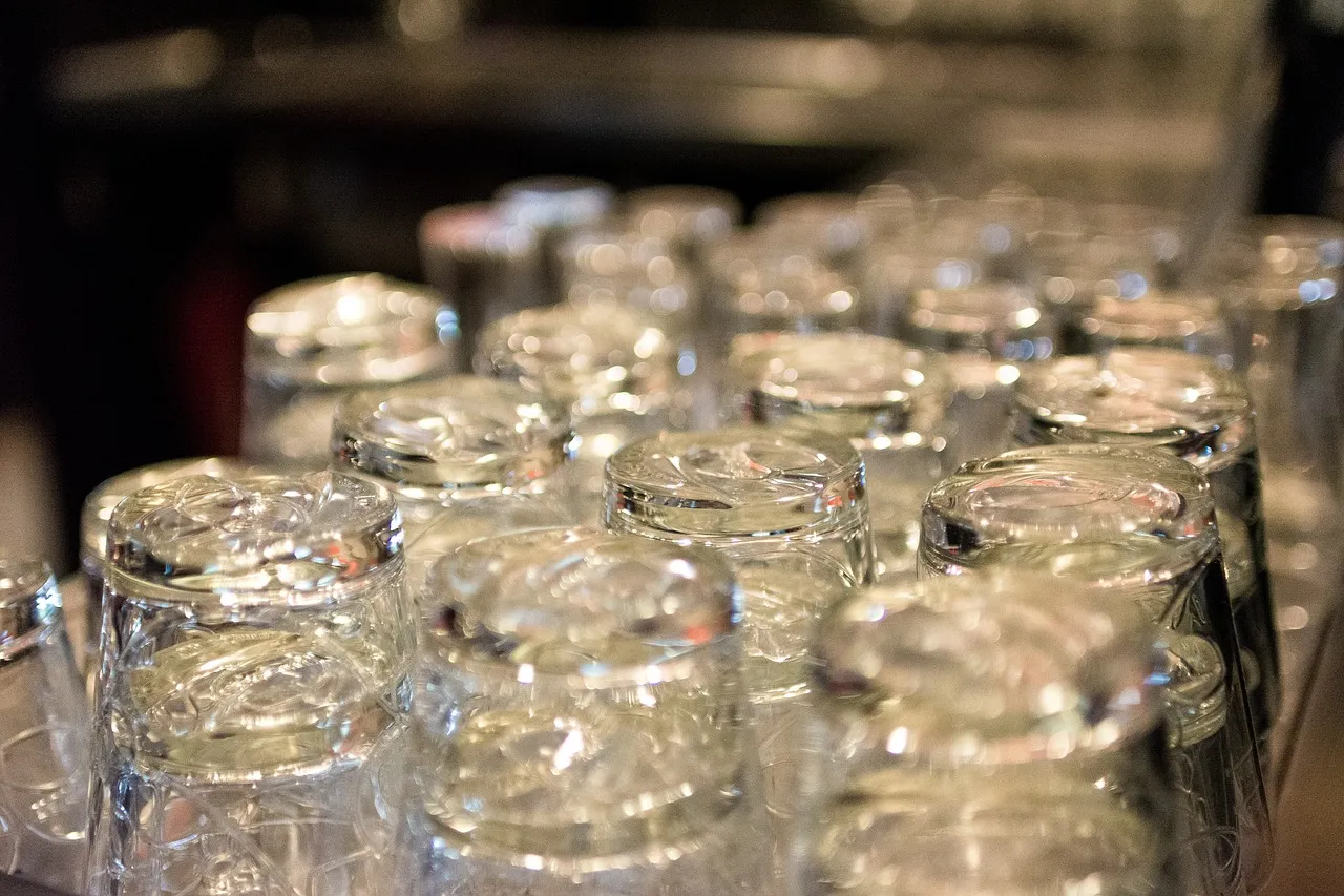 glassware 3849834 1280