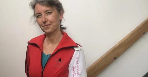 kunst portret marielle lapidaire embedded kunstenaar