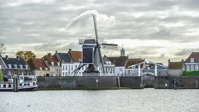 lq85ir83gftei2salunswi8g0 ww140827 vanafwatermolenstadshaven