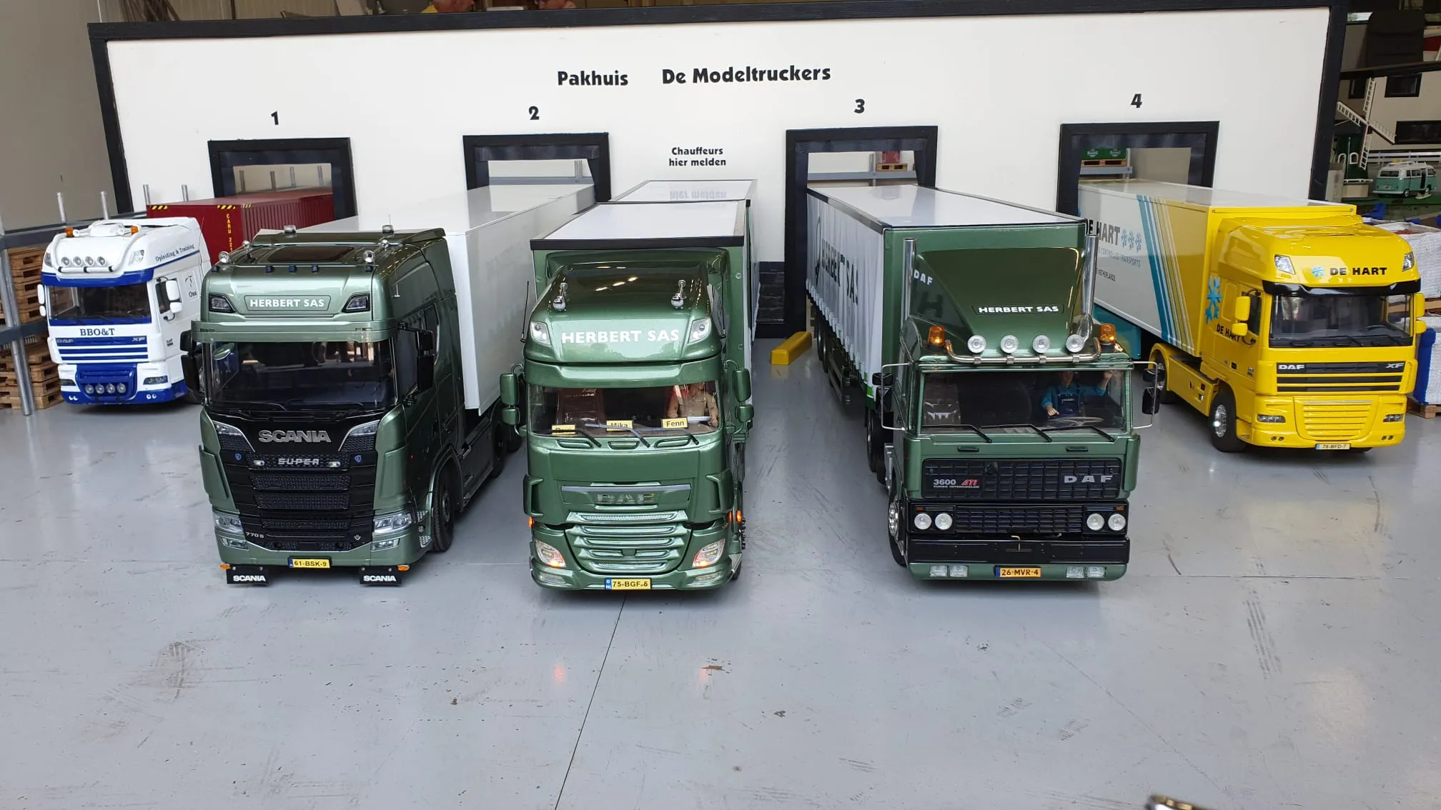 modeltruckers pakhuis